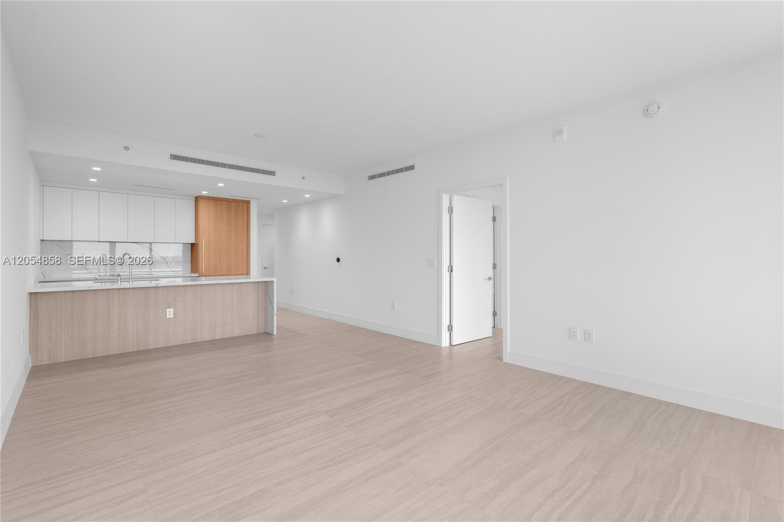 2411 Laguna Circle