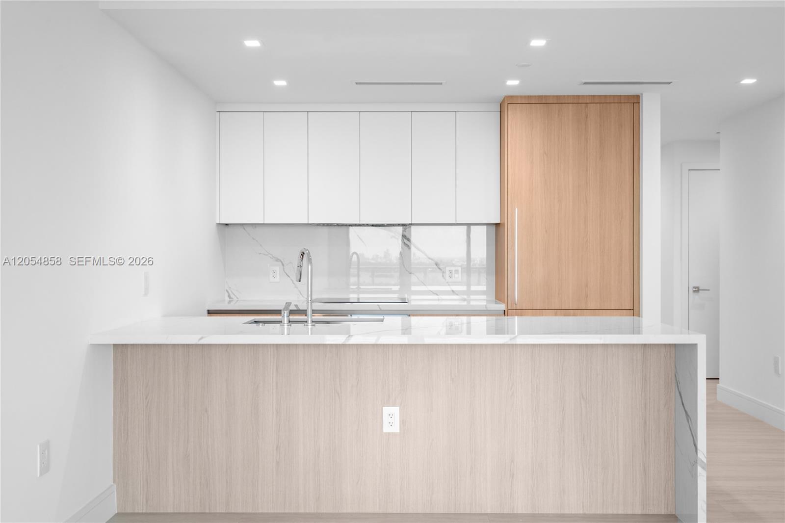 2411 Laguna Circle