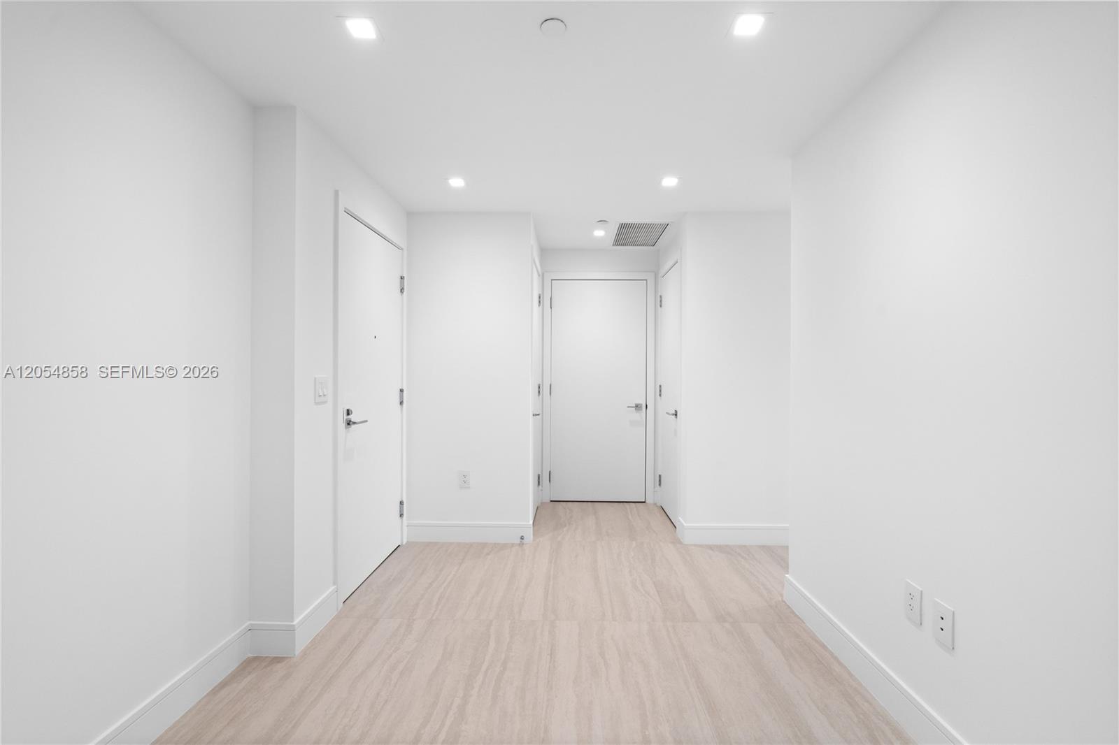 2411 Laguna Circle