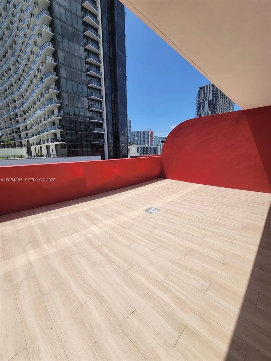 90 NE 32 Street