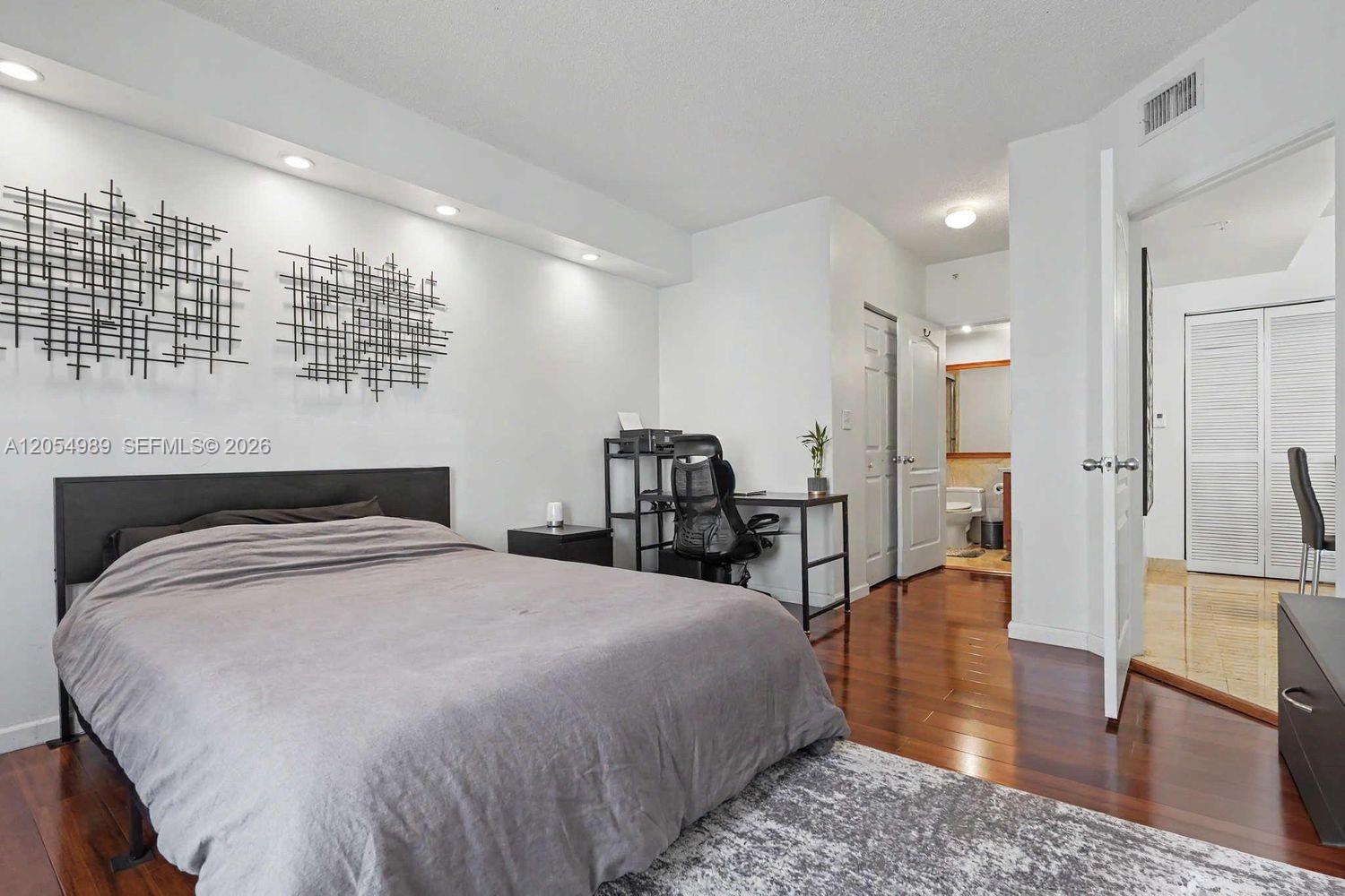 5085 NW 7th Street