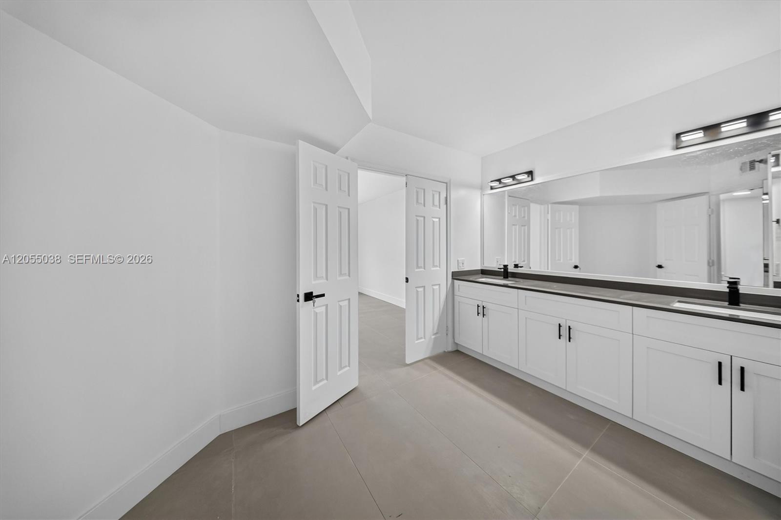 3530 Mystic Pointe Drive