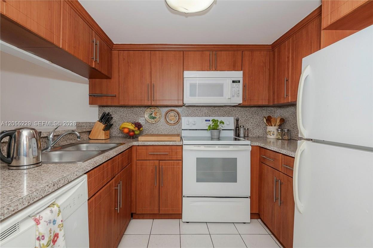 1082 W 79th Street