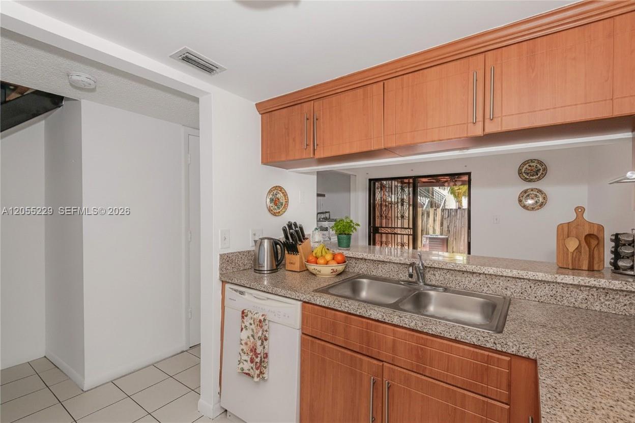 1082 W 79th Street