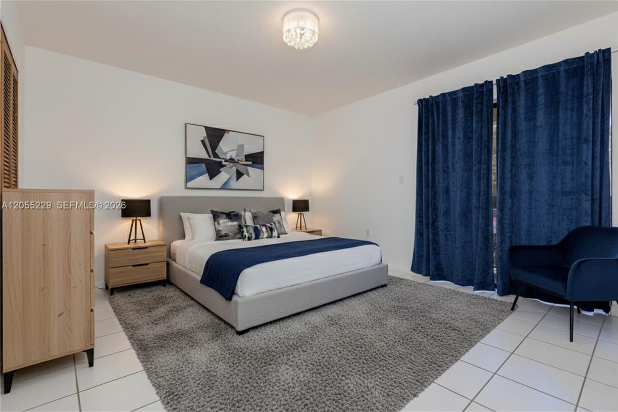 1082 W 79th Street