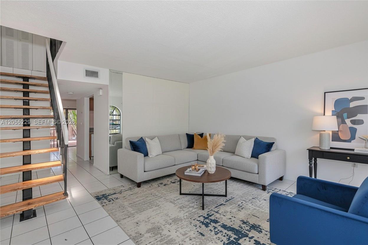 1082 W 79th Street