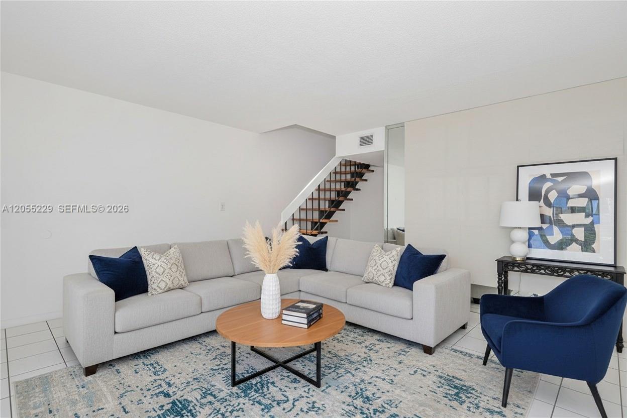 1082 W 79th Street