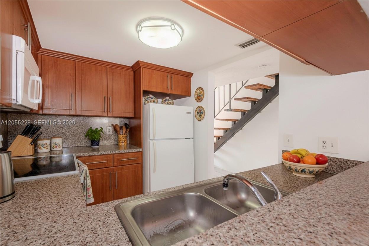 1082 W 79th Street