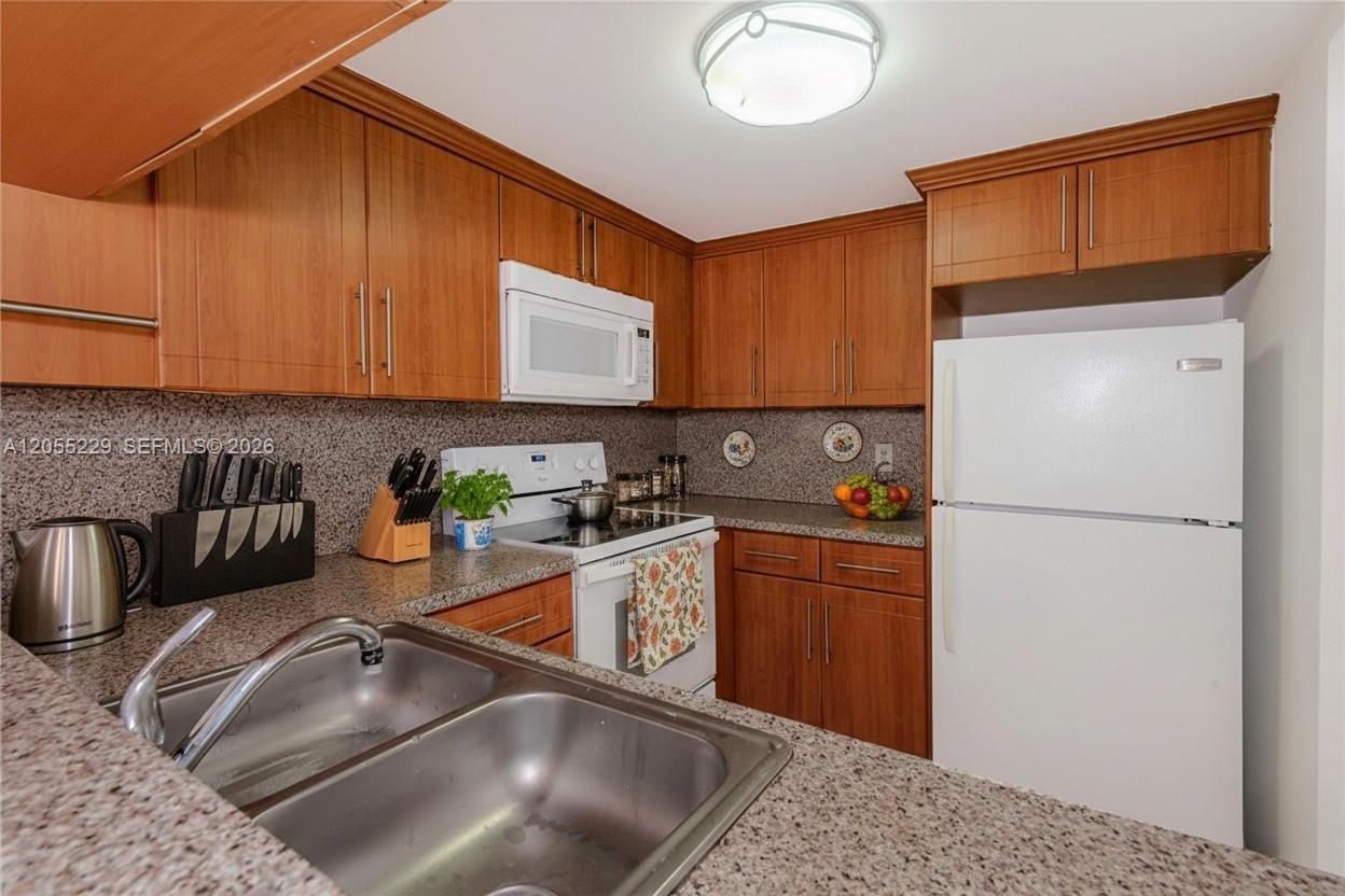 1082 W 79th Street