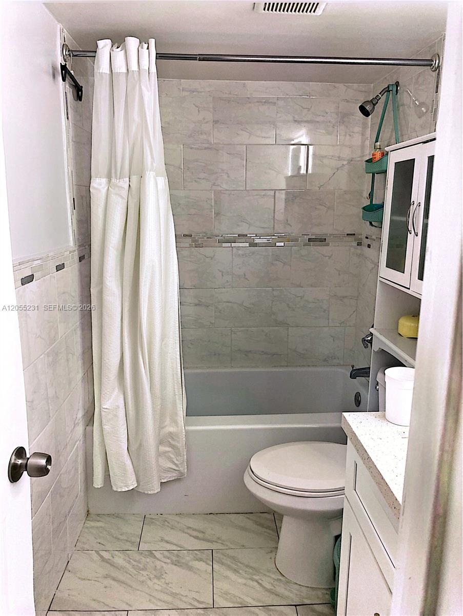 2570 W 67th Place