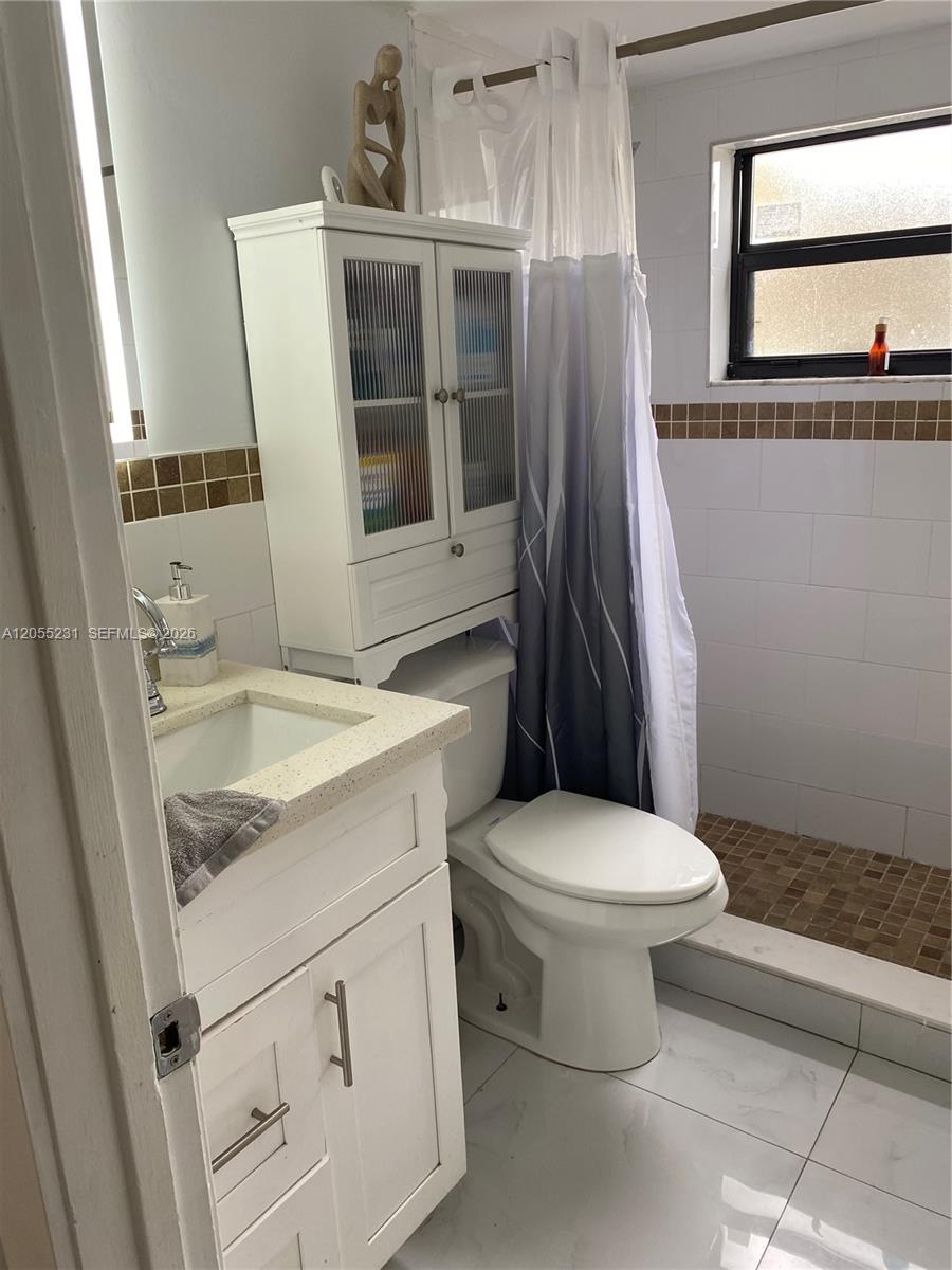2570 W 67th Place