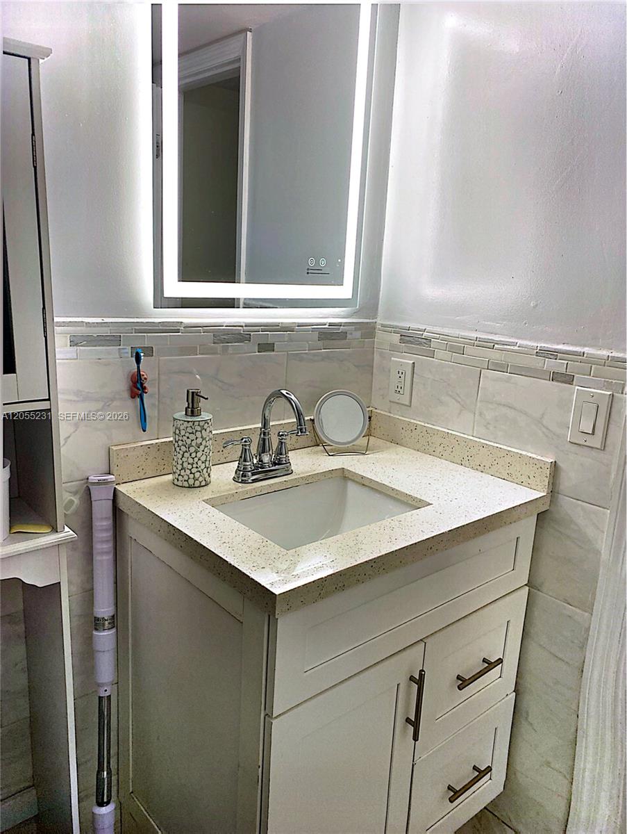 2570 W 67th Place