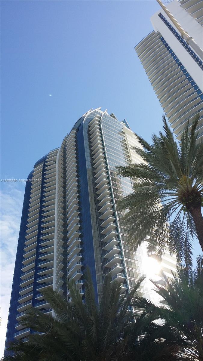 17121 Collins Avenue