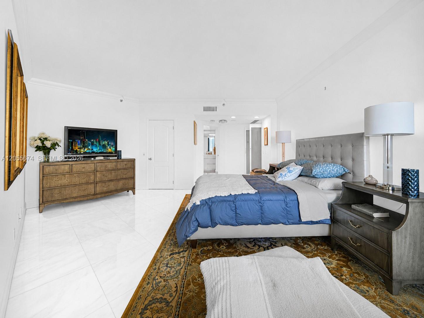3000 Island Boulevard