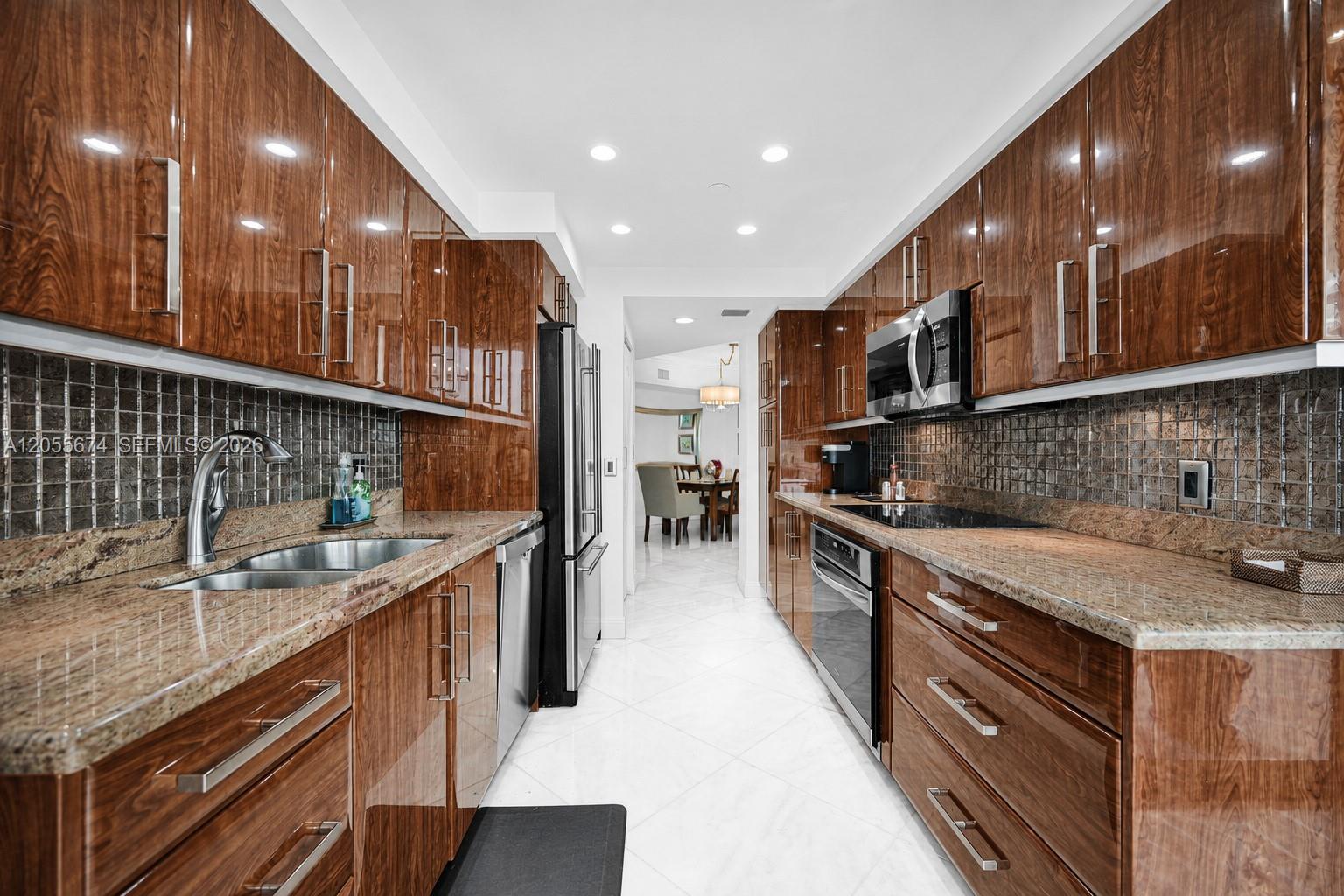 3000 Island Boulevard