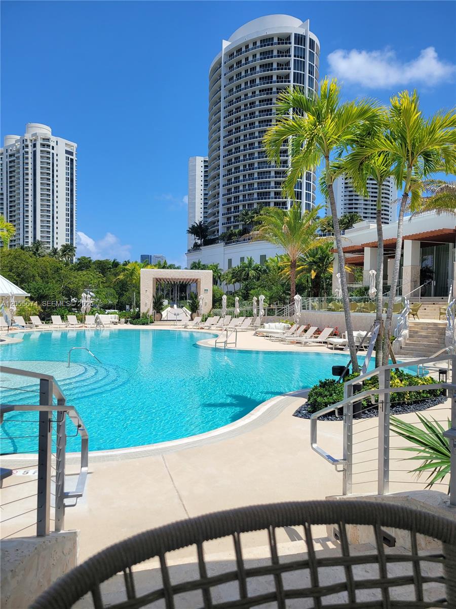 3000 Island Boulevard