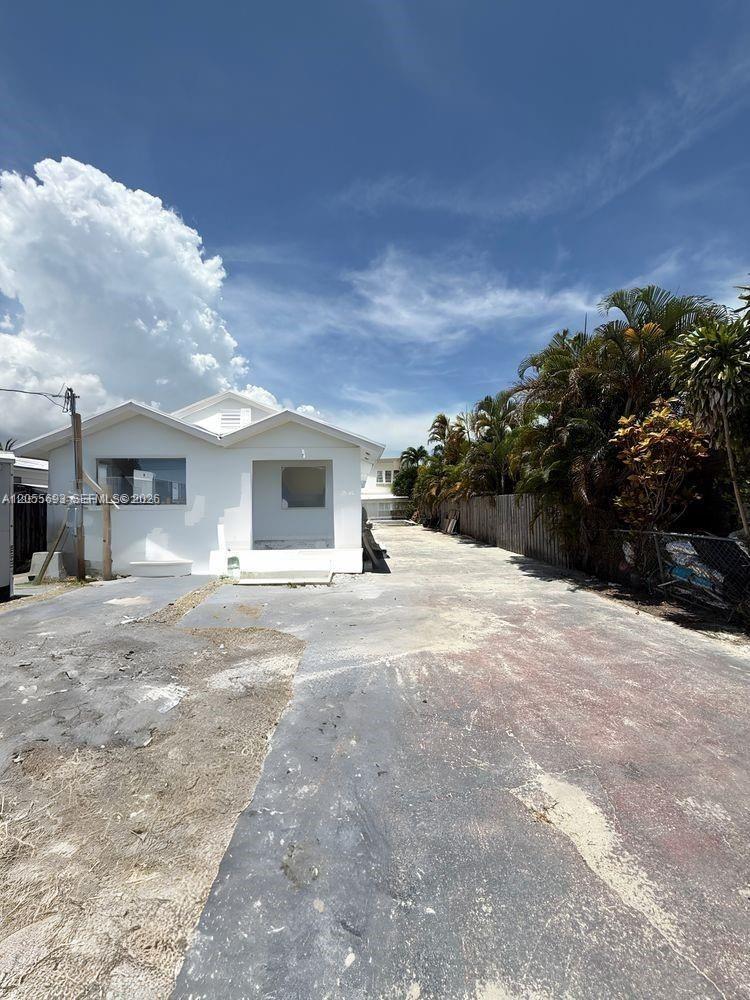 2235 SW 15th Street