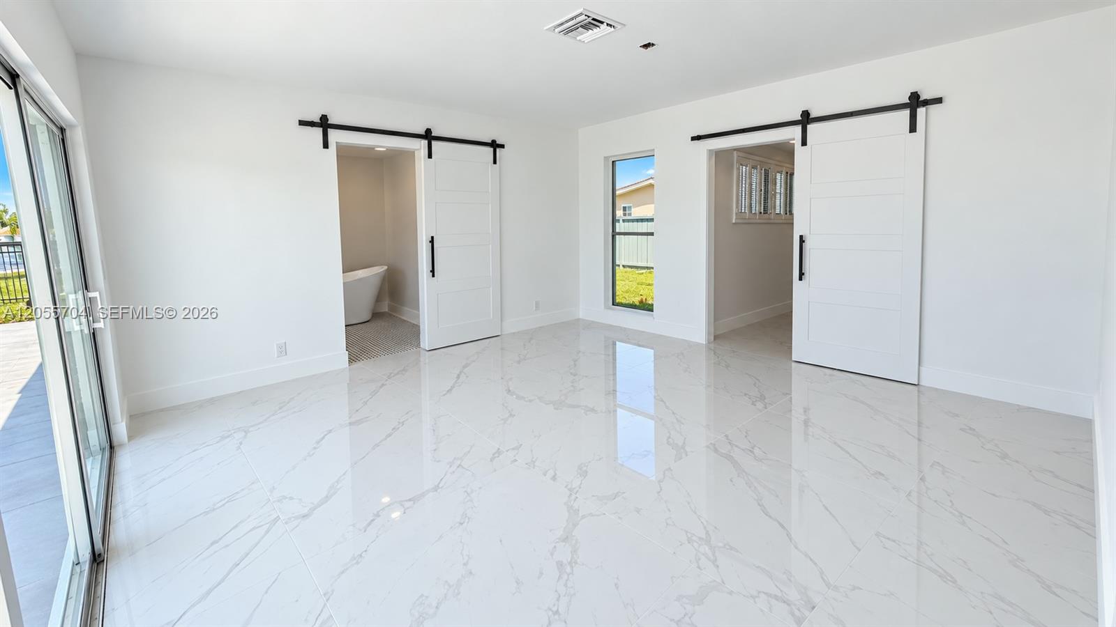 670 SE 7th Avenue