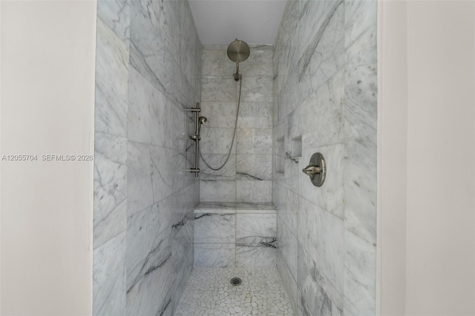 670 SE 7th Avenue