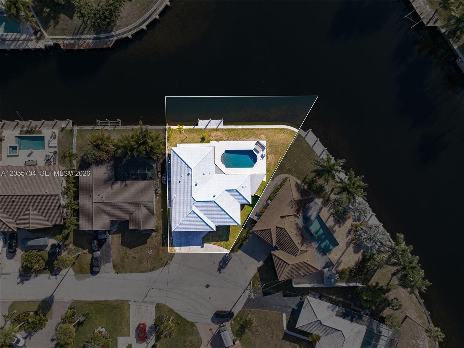 670 SE 7th Avenue