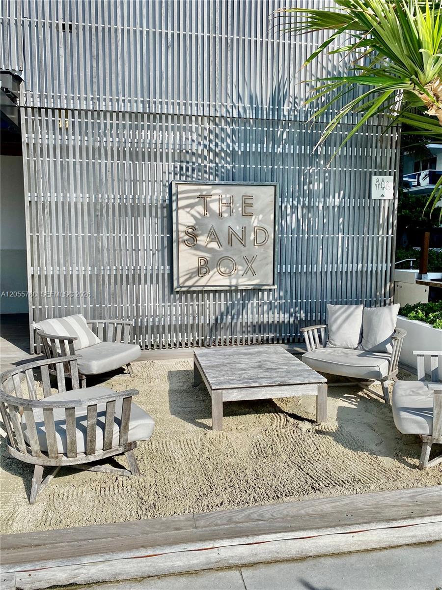 2301 Collins Avenue