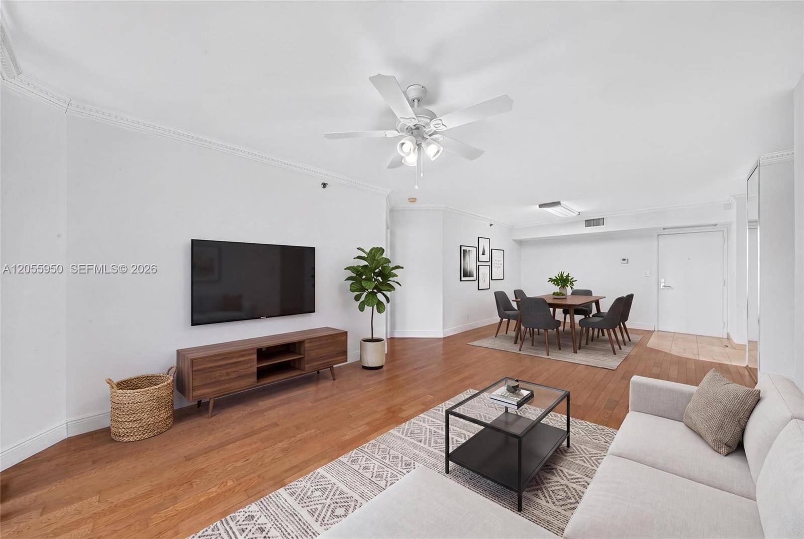 3600 Mystic Pointe Drive
