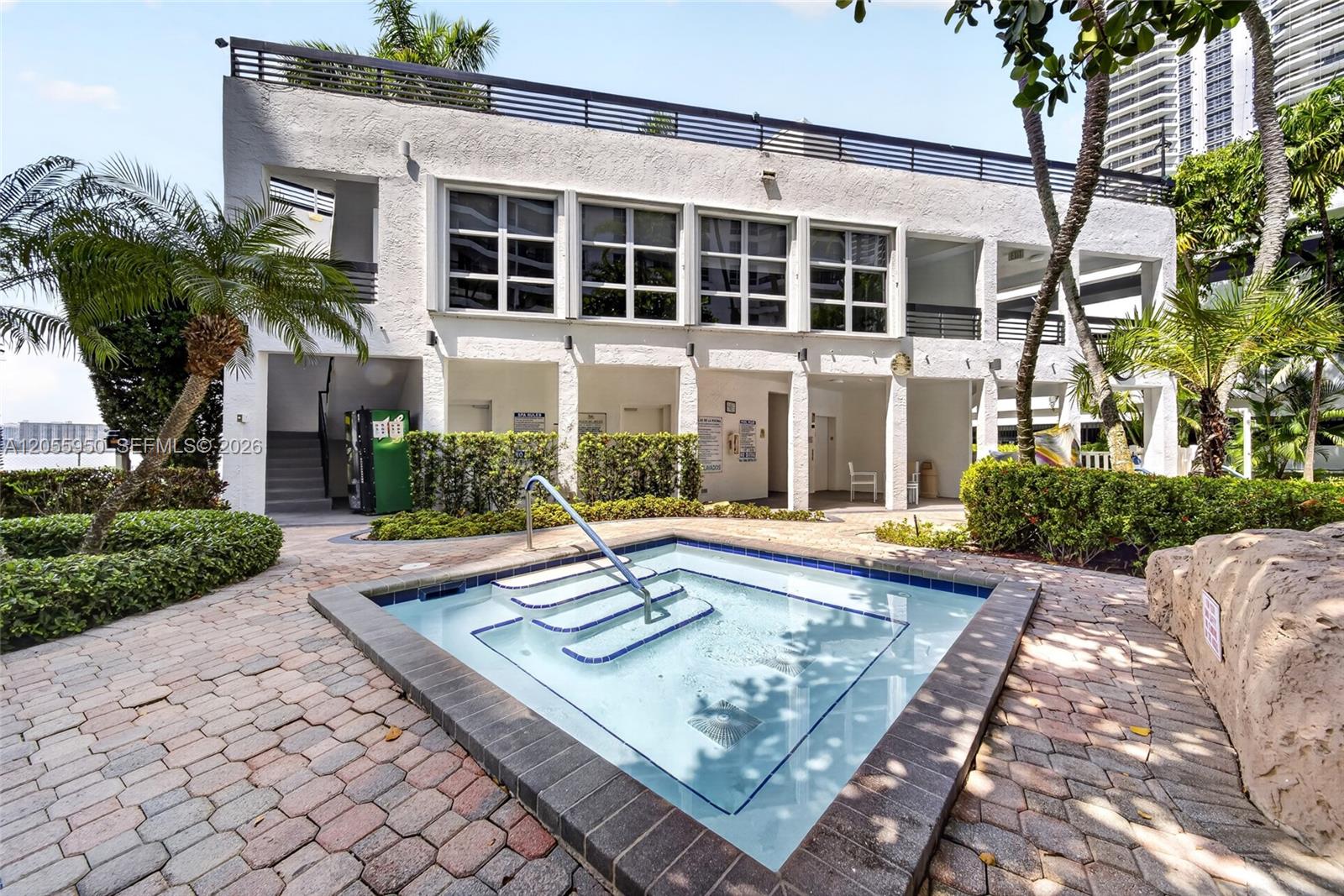 3600 Mystic Pointe Drive