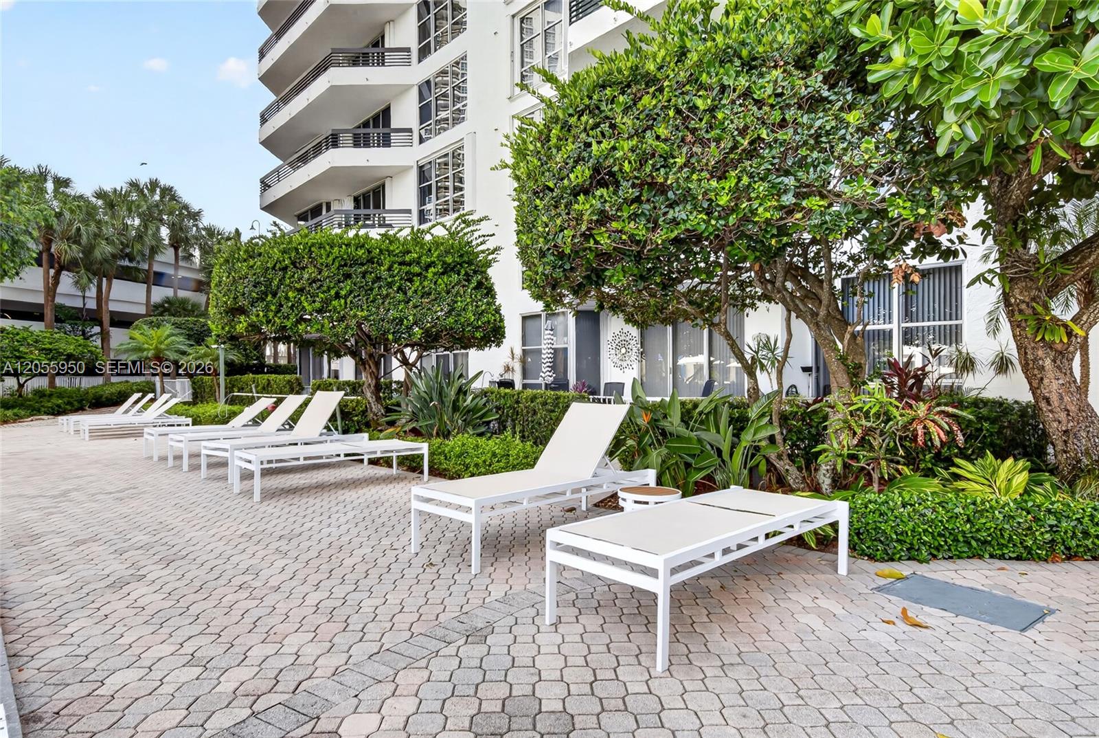 3600 Mystic Pointe Drive