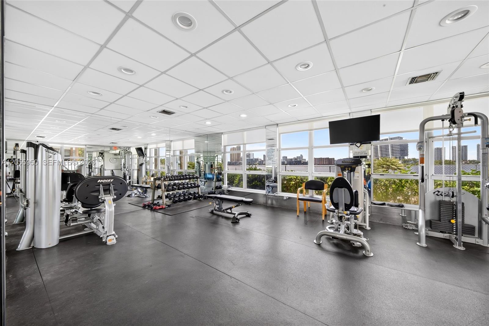 3600 Mystic Pointe Drive