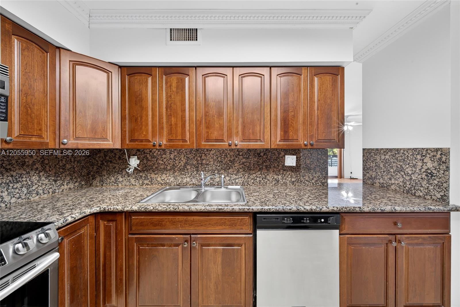 3600 Mystic Pointe Drive