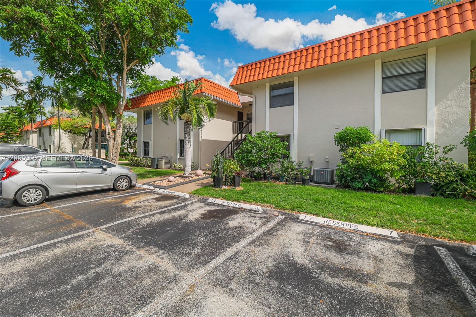 9732 Hammocks Boulevard
