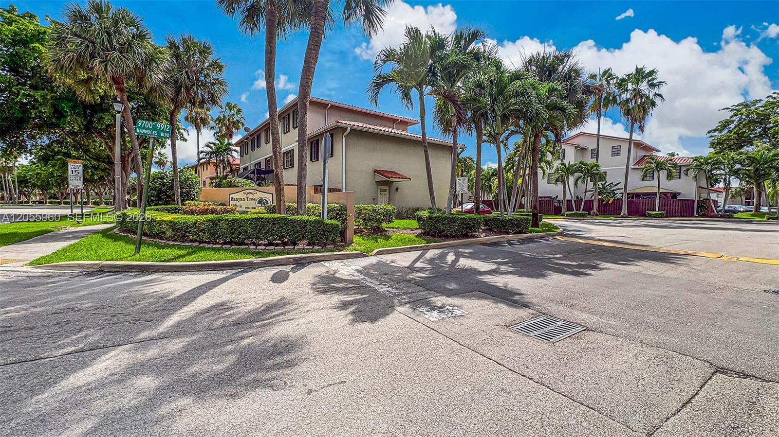 9732 Hammocks Boulevard