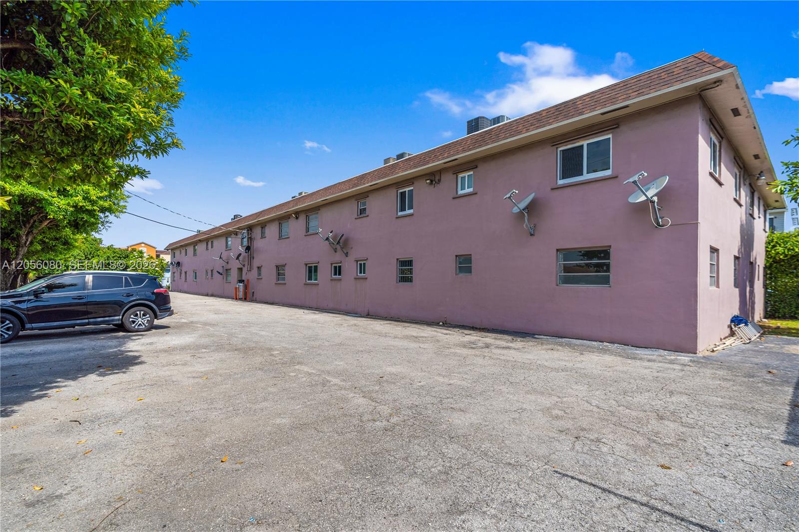 1250 W 26th Place