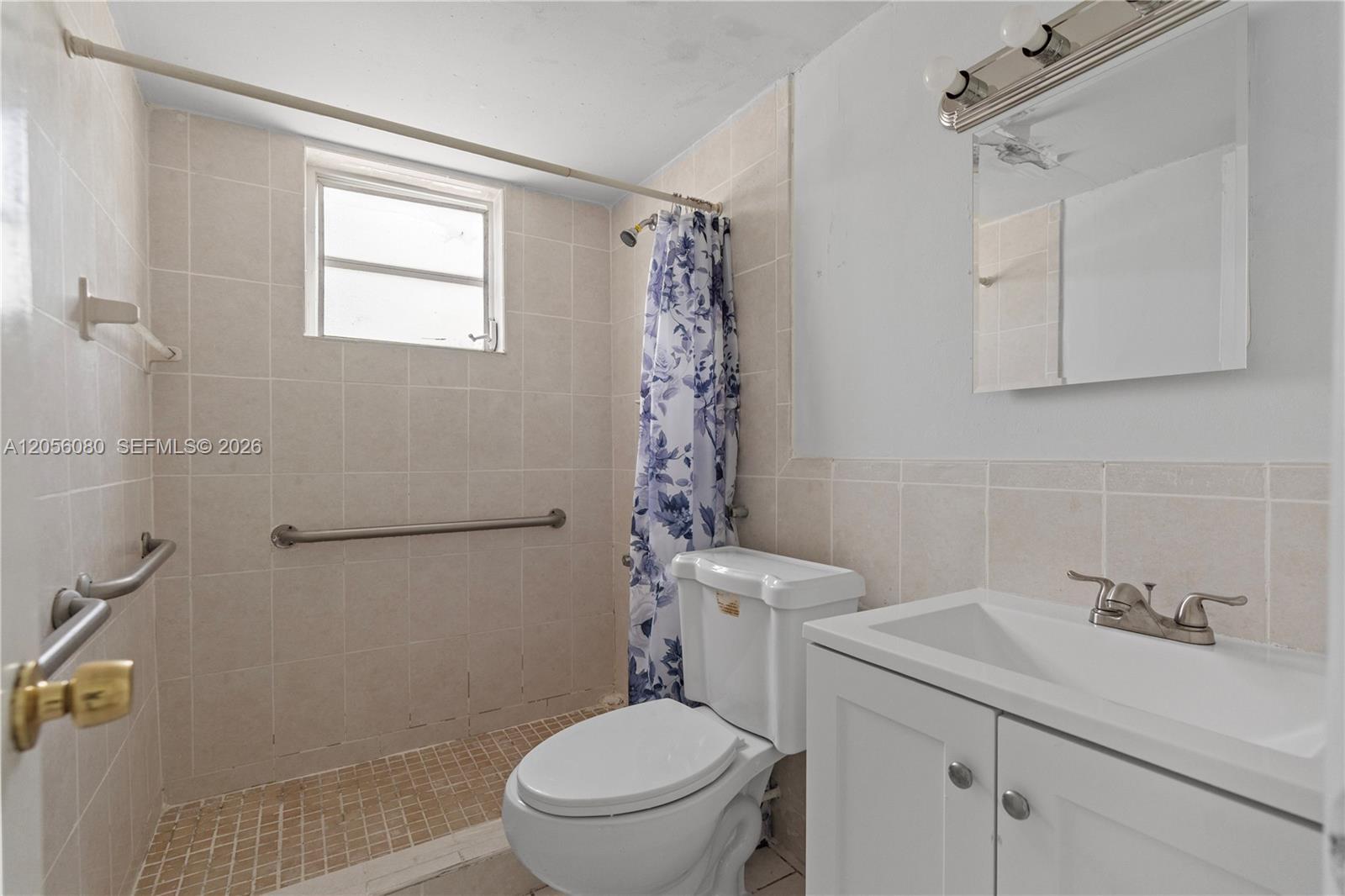 1250 W 26th Place
