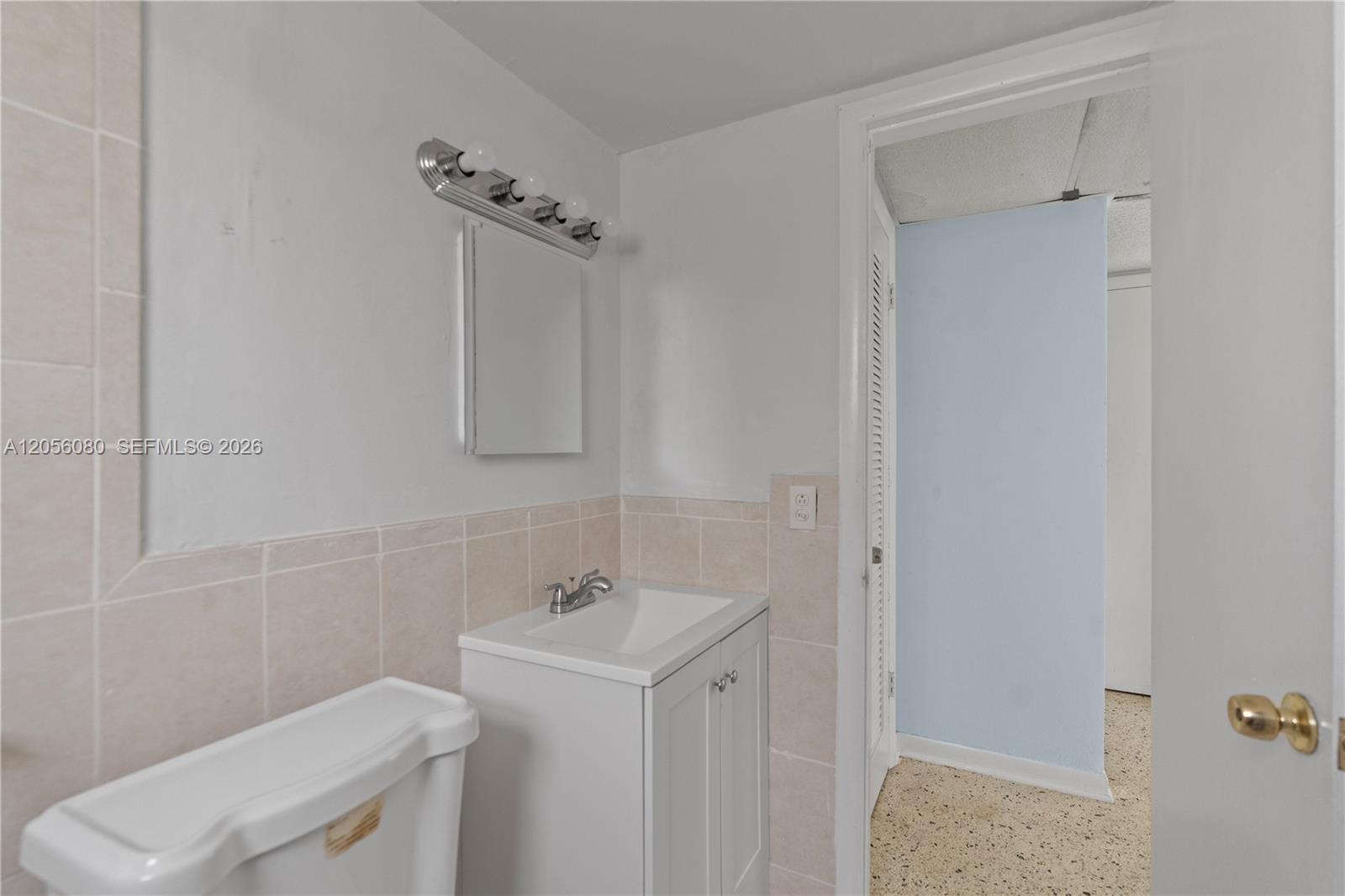 1250 W 26th Place