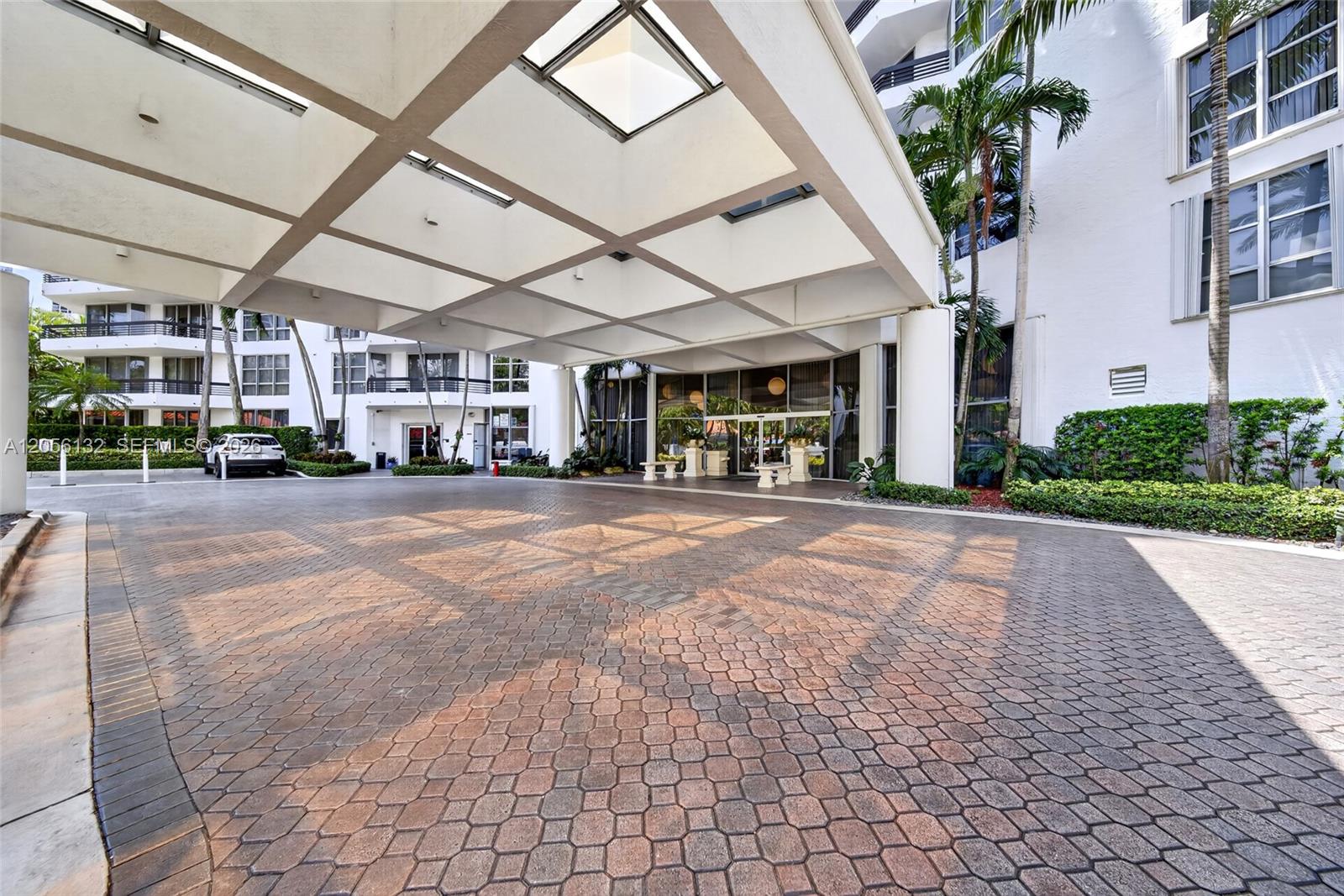 3600 Mystic Pointe Drive