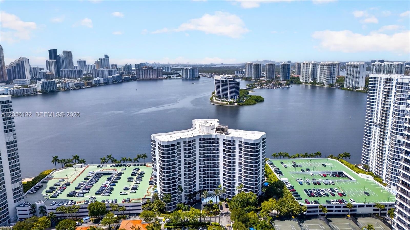 3600 Mystic Pointe Drive
