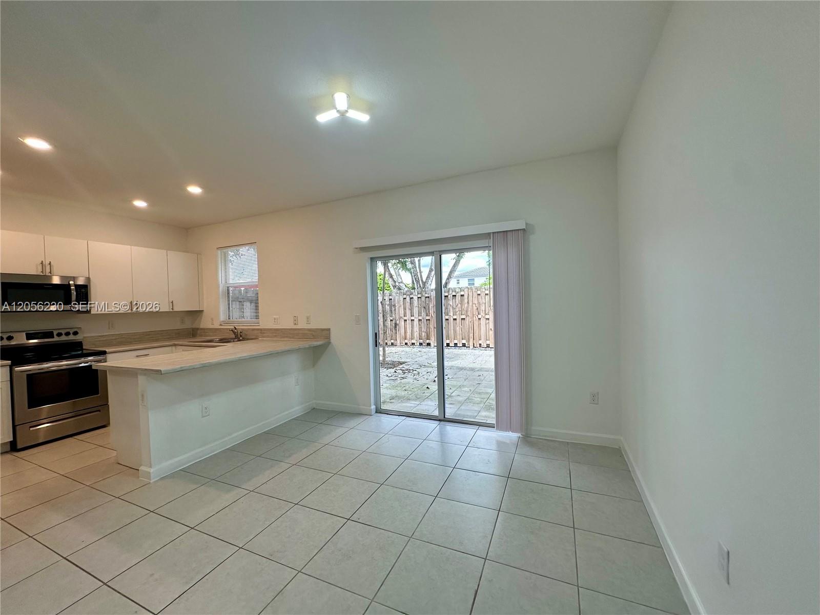 2737 SE 17th Street