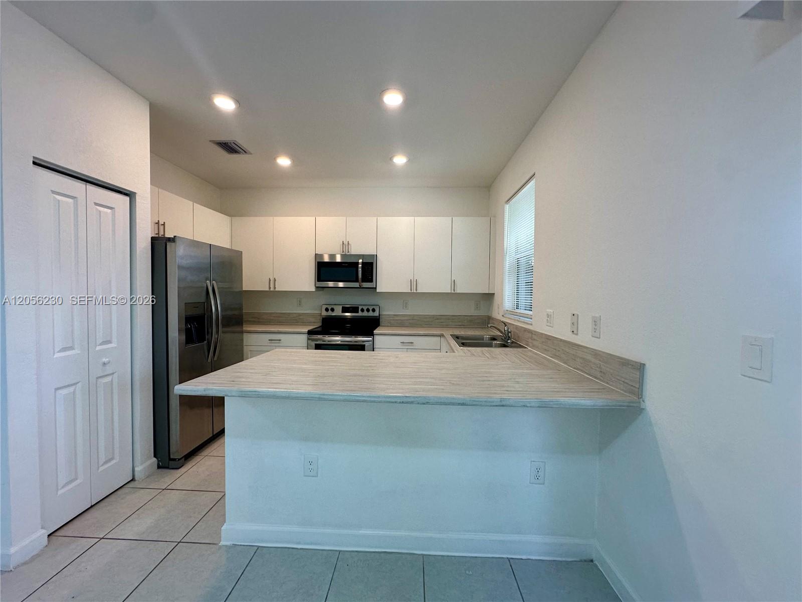 2737 SE 17th Street