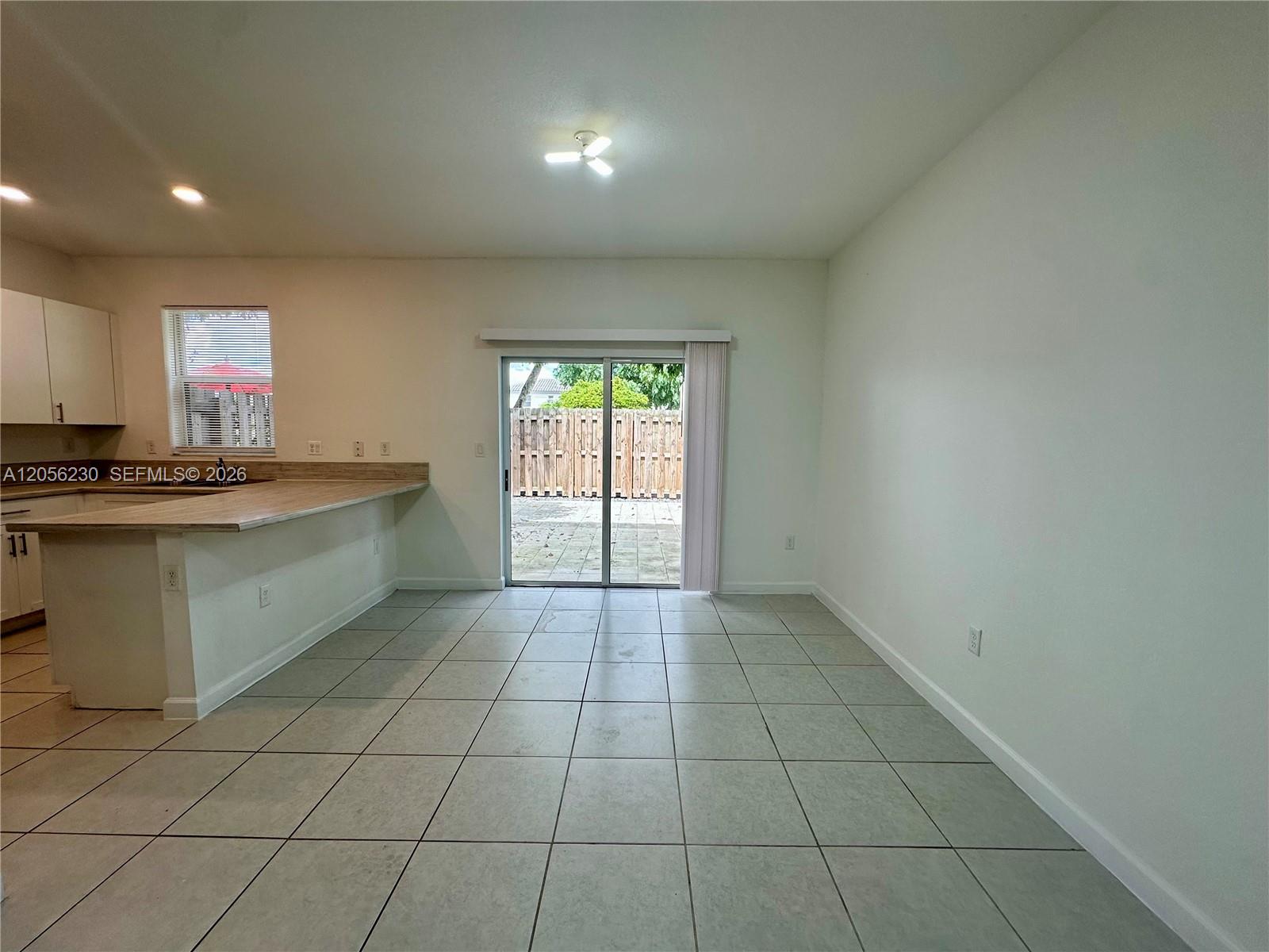 2737 SE 17th Street