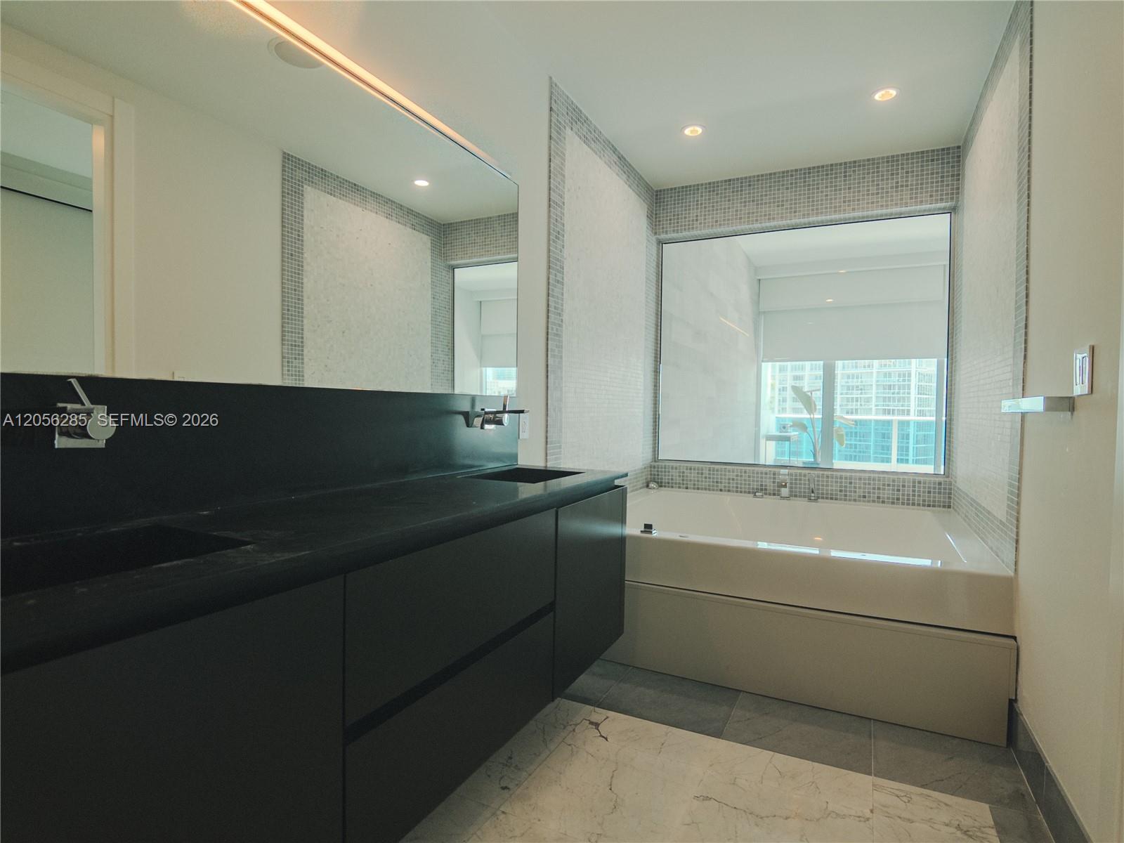 200 Biscayne Boulevard Way