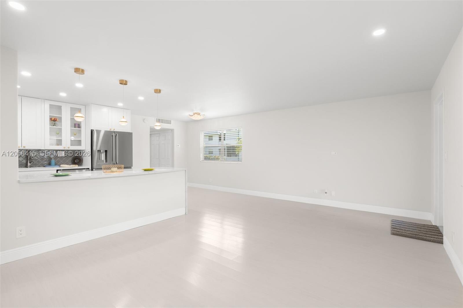 631 N Saxony