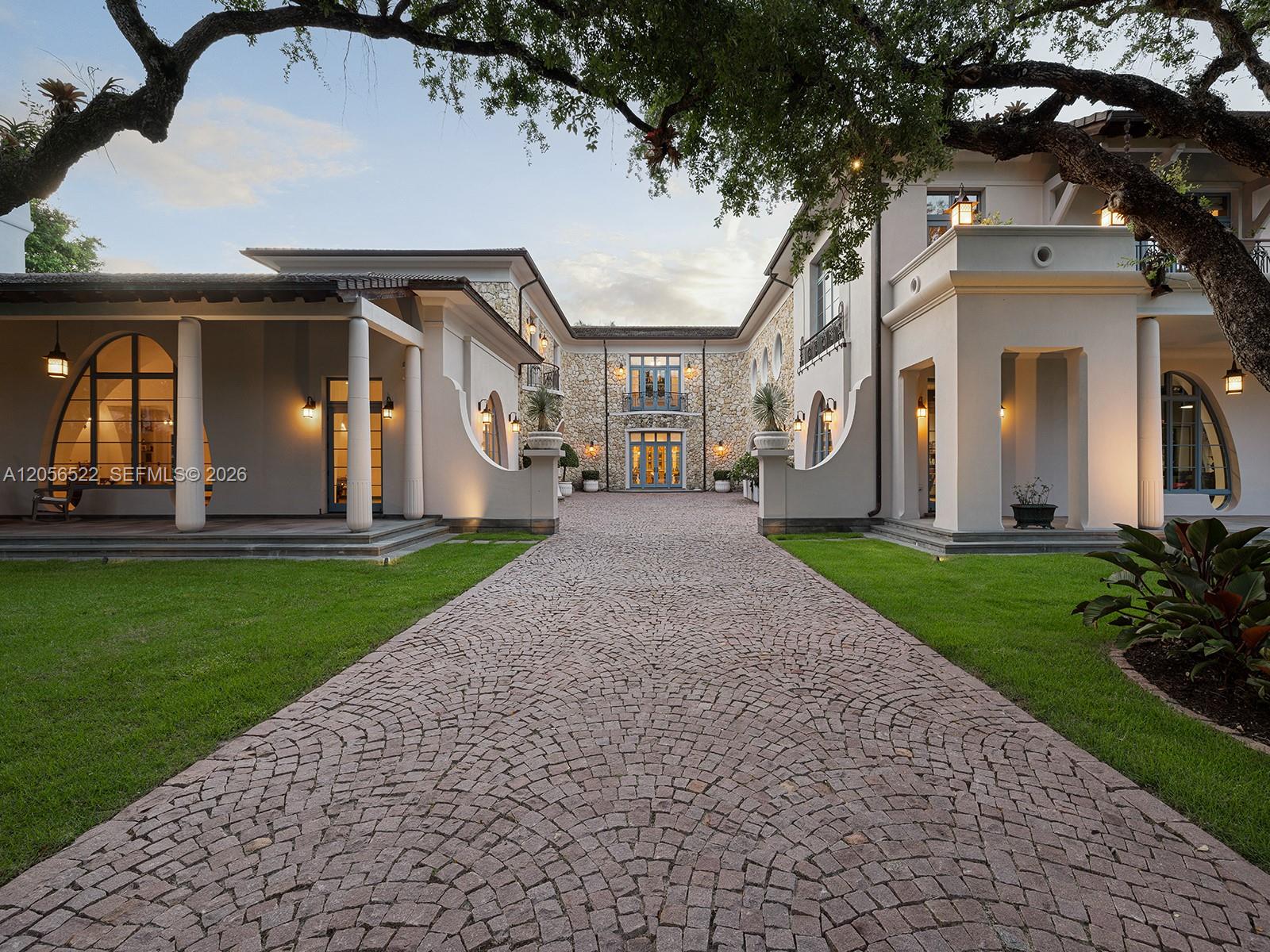 Pinecrest Homes - Miami Beach Luxury Real Estate