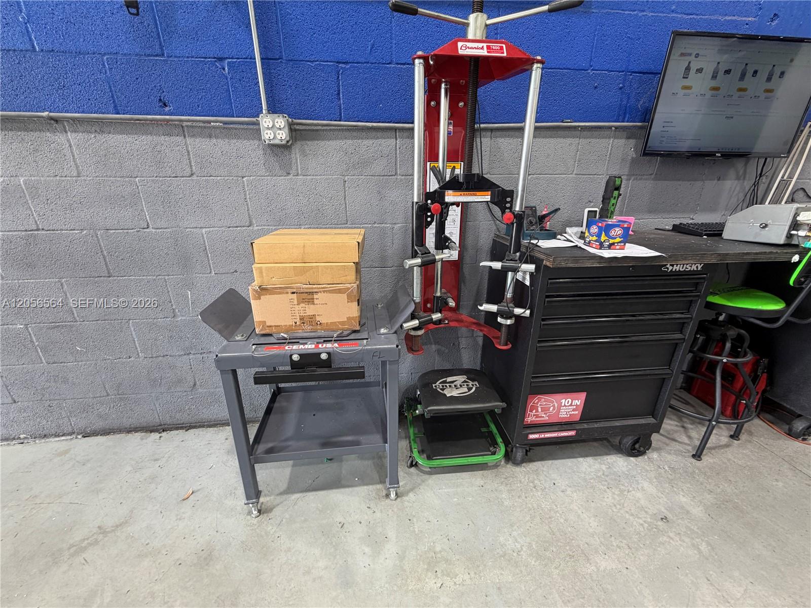 Mechanic Shop NW Mechanic Shop For Sale