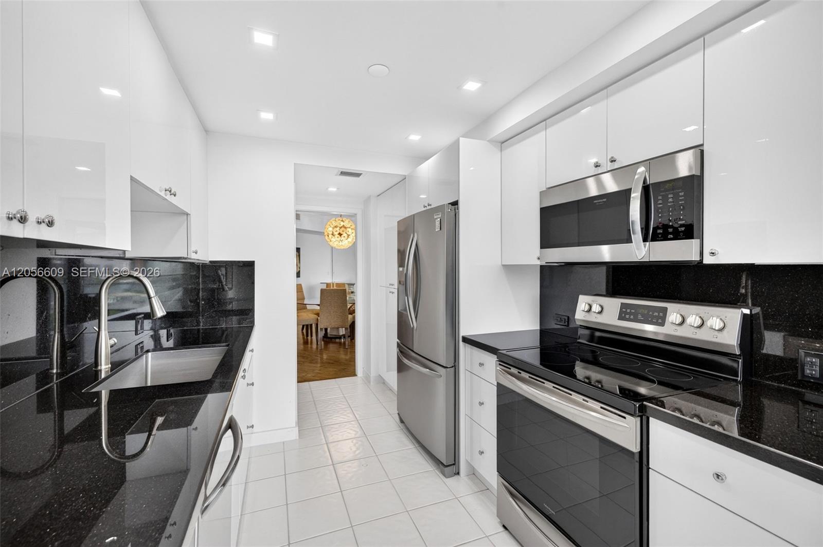 2800 Island Boulevard