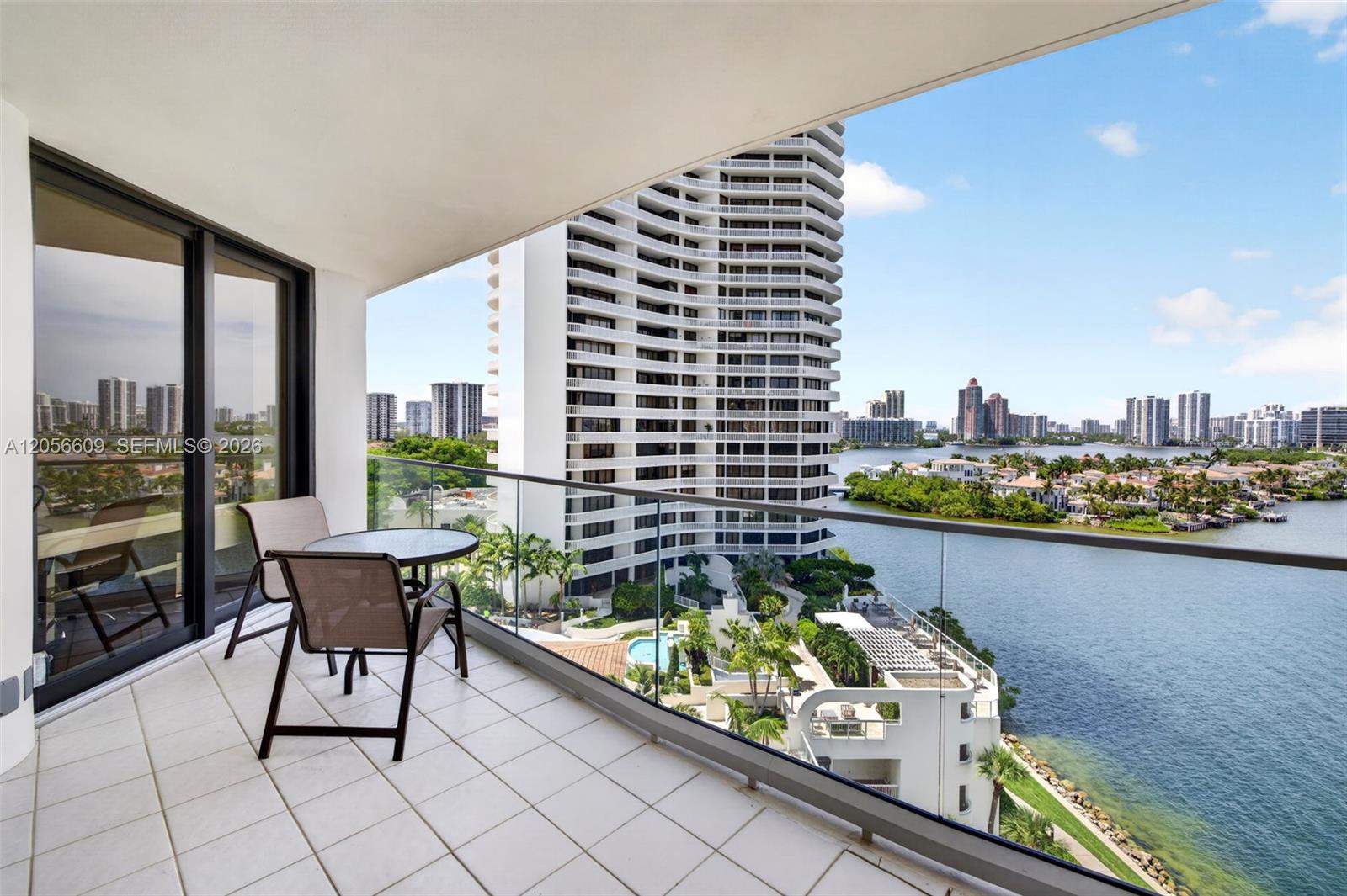 2800 Island Boulevard