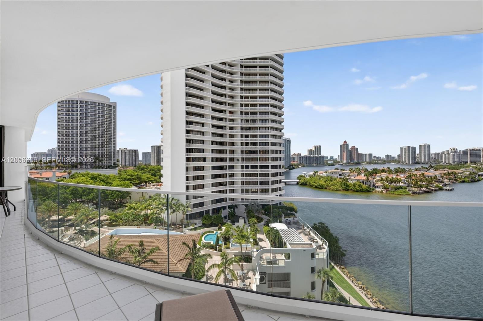 2800 Island Boulevard