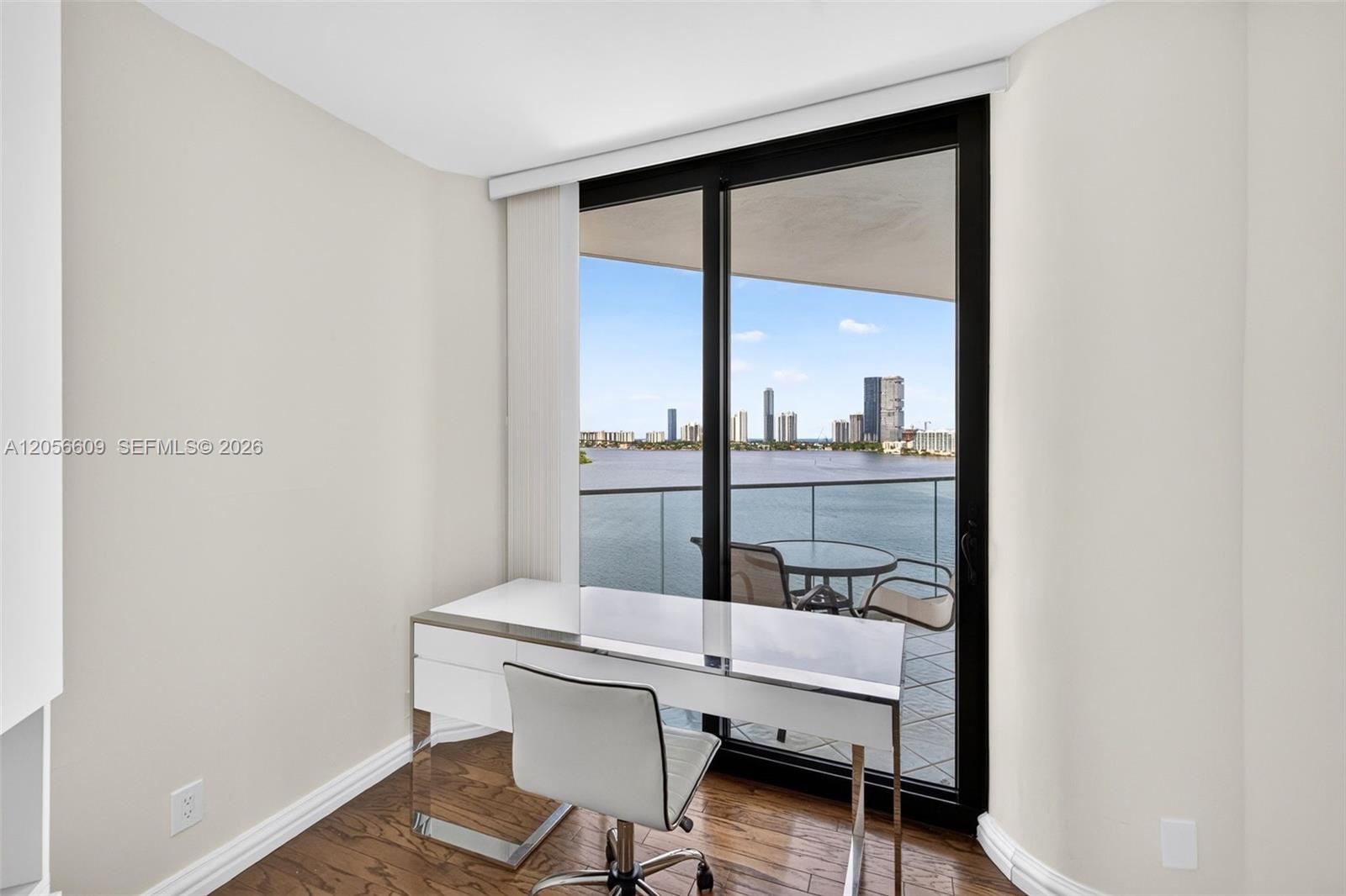 2800 Island Boulevard