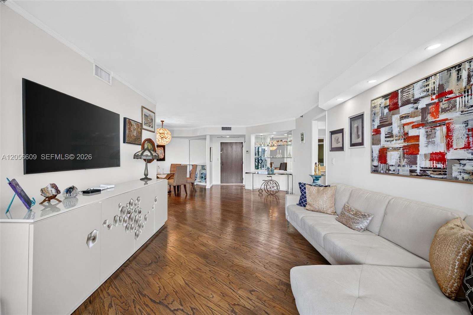 2800 Island Boulevard