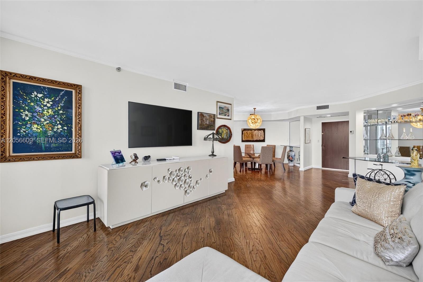 2800 Island Boulevard